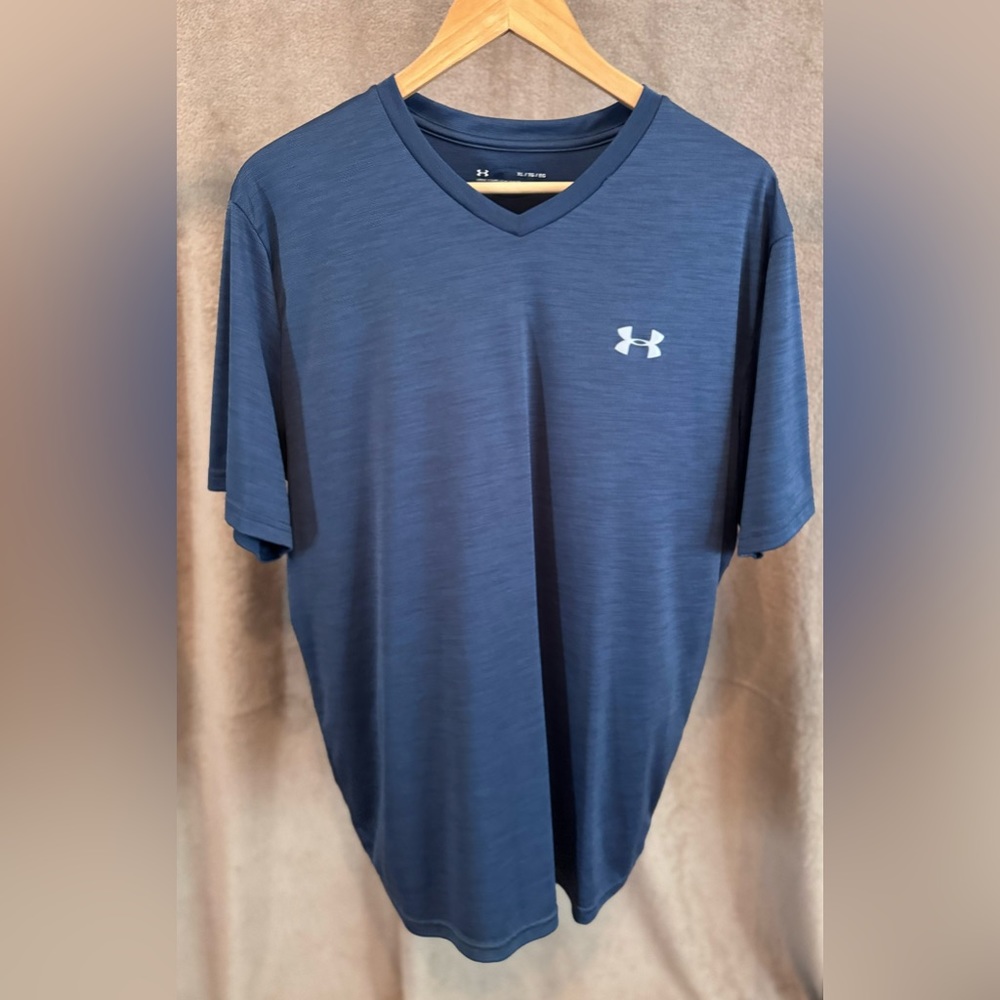 Under Armour men’s heatgear Short Sleeve V-Neck T-Shirt XL